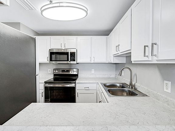 4th image of 119 Monahan Dr #4