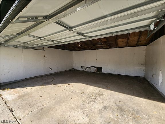 5th image of 13708 Melzer Ave