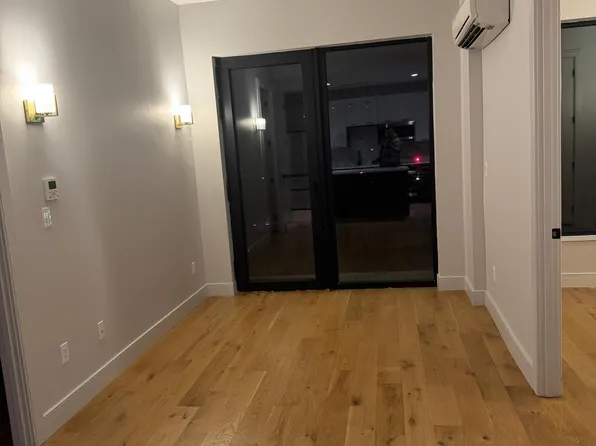 (undisclosed Address), Bronx, NY 10461
