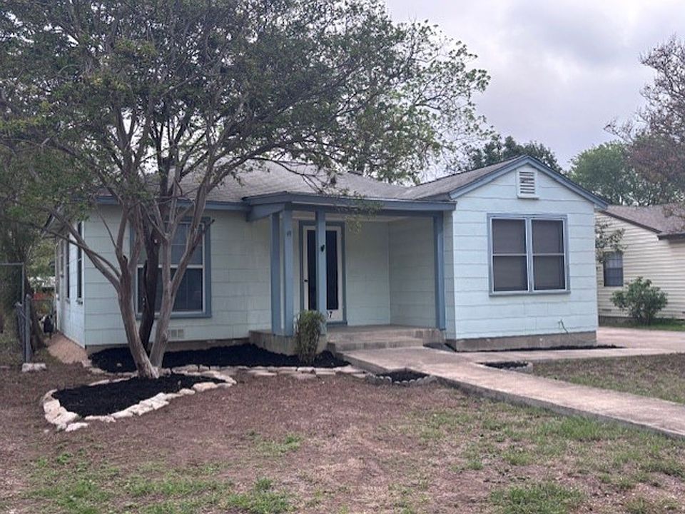 1st image of 2607 W Craig Pl