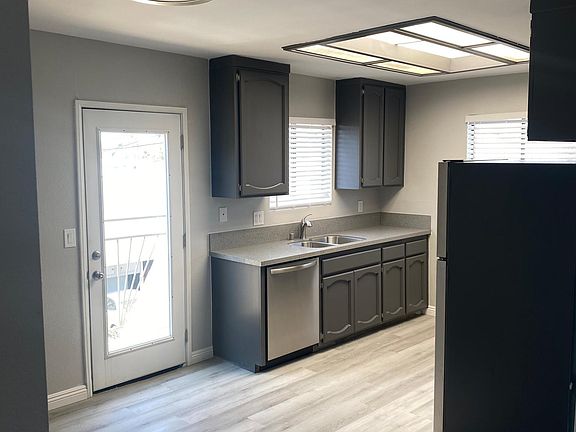5th image of 4038 Texas St #6