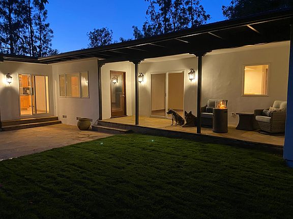 Pet-Friendly! Backyard wonderful for enjoying outdoors