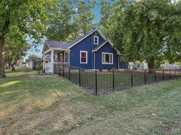 203 S Walnut St, Trenton, IL 62293