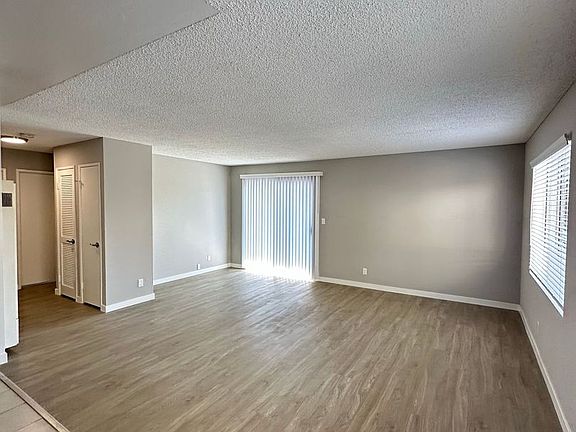 4th image of 4522 Lakewood Blvd #210