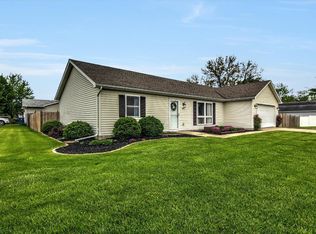 502 Navajo Trl, Lowell, IN 46356