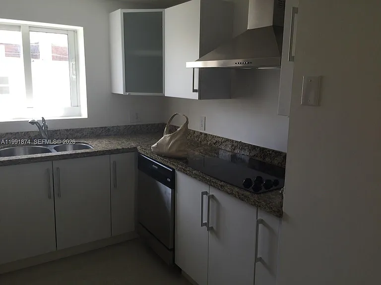 170 SE 14th St #3005 — Photo 8