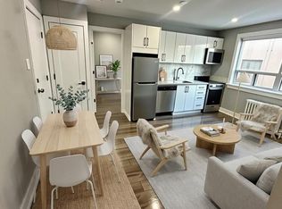 312 Douglas Ave #201, Toronto, ON M5M 1H1