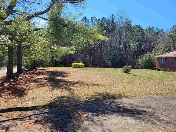3rd image of 901 Abercrombie Rd