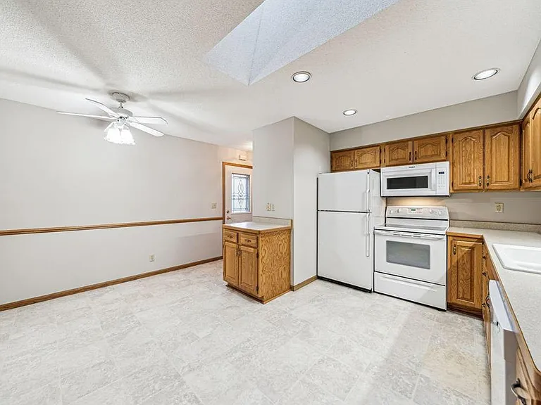 1913 Eastridge Ct — Photo 19
