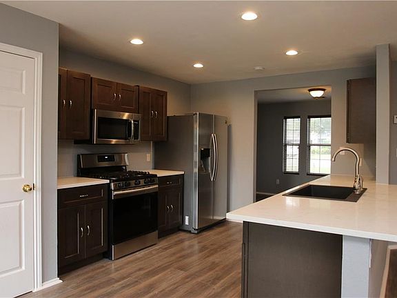5th image of 710 Riverway Ln