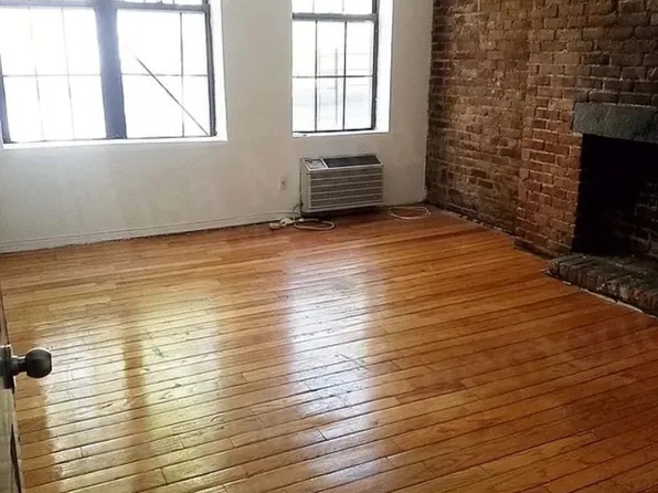 313 East 60th Street image 1 of 3