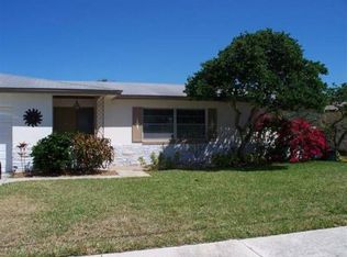 1640 Pelican Dr, Merritt Island, FL 32952