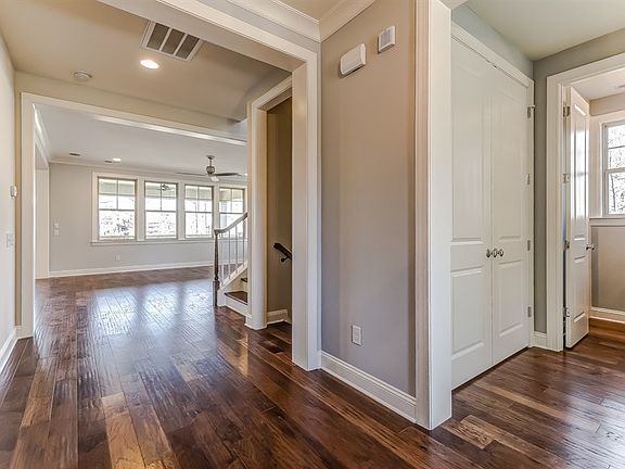 4th image of 2812 McPherson St