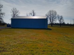 8745 Airport Rd, Mc Leansboro, IL 62859