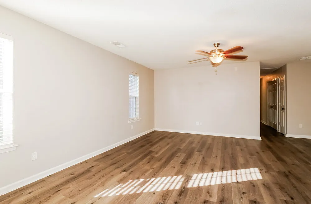 3 bed, 2.0 bath, 1578 sqft, $1,735 — Photo 4