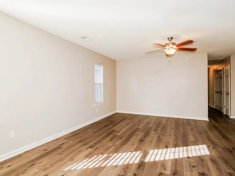 7296 Green Ash Dr — Photo 4