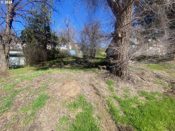 Spokane Ave, Lyle, WA 98635