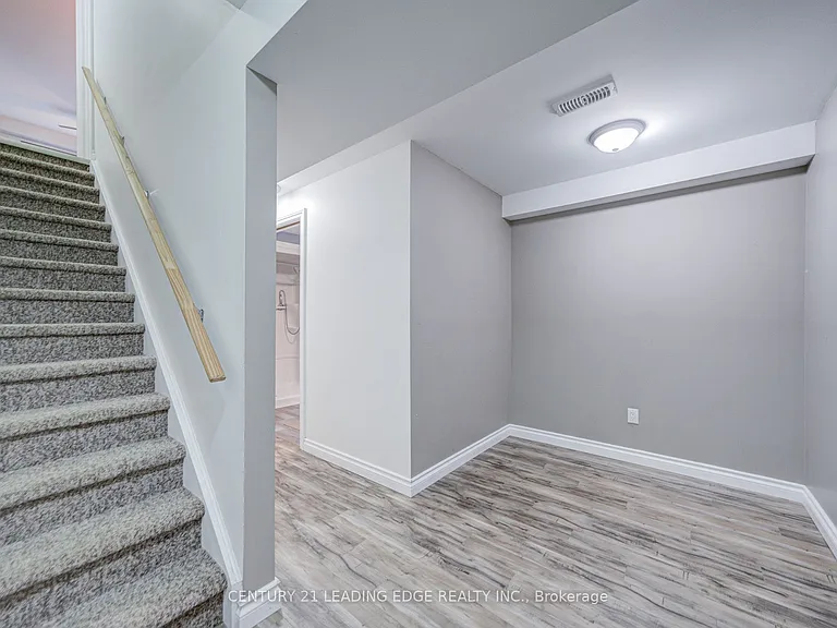 124 College St #9 — Photo 32