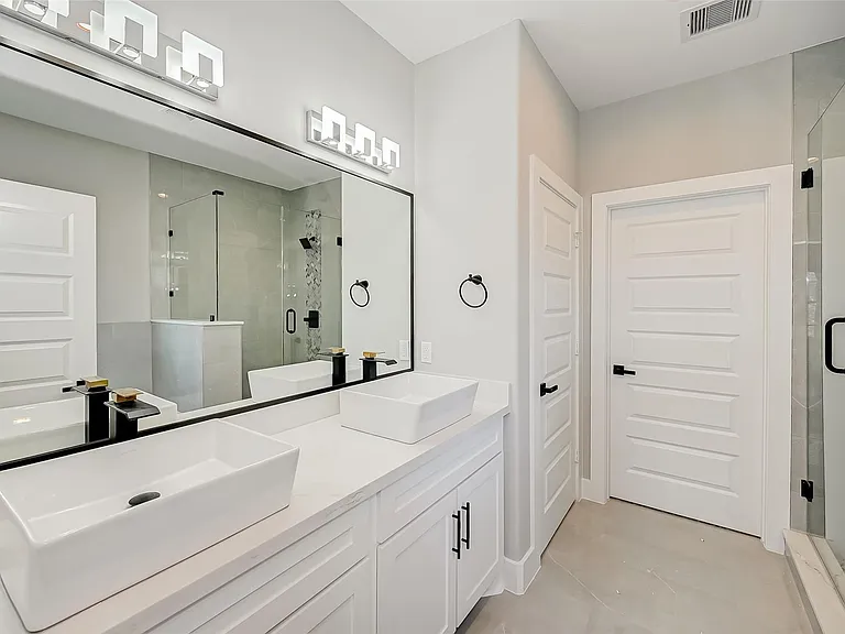 1718 Hardy St — Photo 19