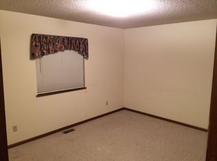 1062 SW Robinson Ave, Topeka, KS 66604