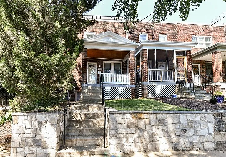 2230 Observatory Pl NW — Photo 22