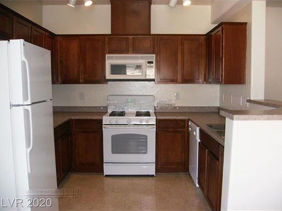 2nd image of 6868 Sky Pointe Dr Unit 2042