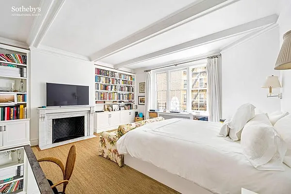 Rented by Sotheby's International Realty | media 23