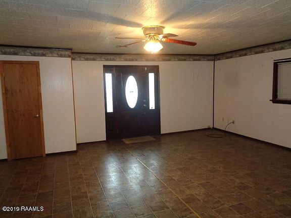 5th image of 324 Deare St