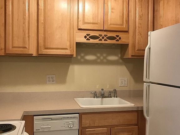 4th image of 310 Lathrop Ave APT 406