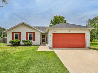 2826 W Cherokee St, Springfield, MO 65807