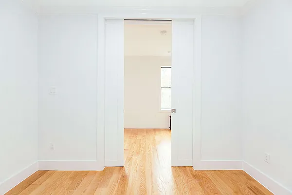 Rented by Nooklyn NYC LLC | media 28