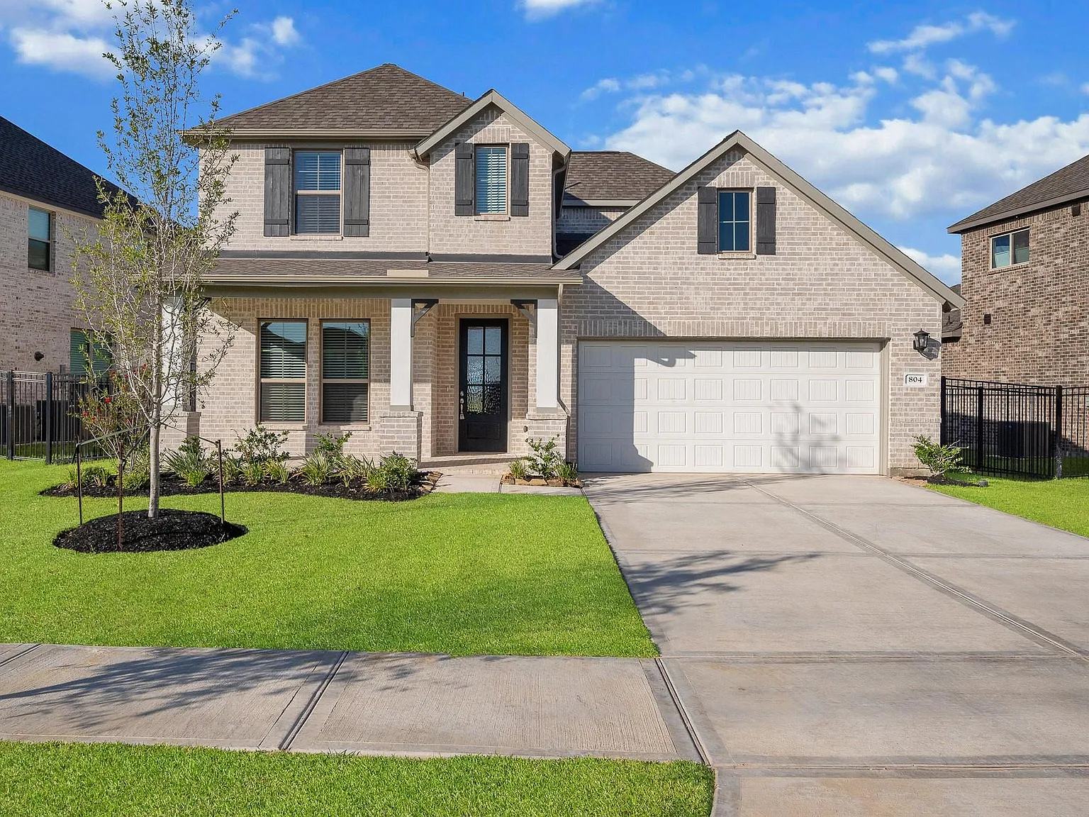 4 bed, 3.0 bath, 2616 sqft, $4,300 — Photo 2