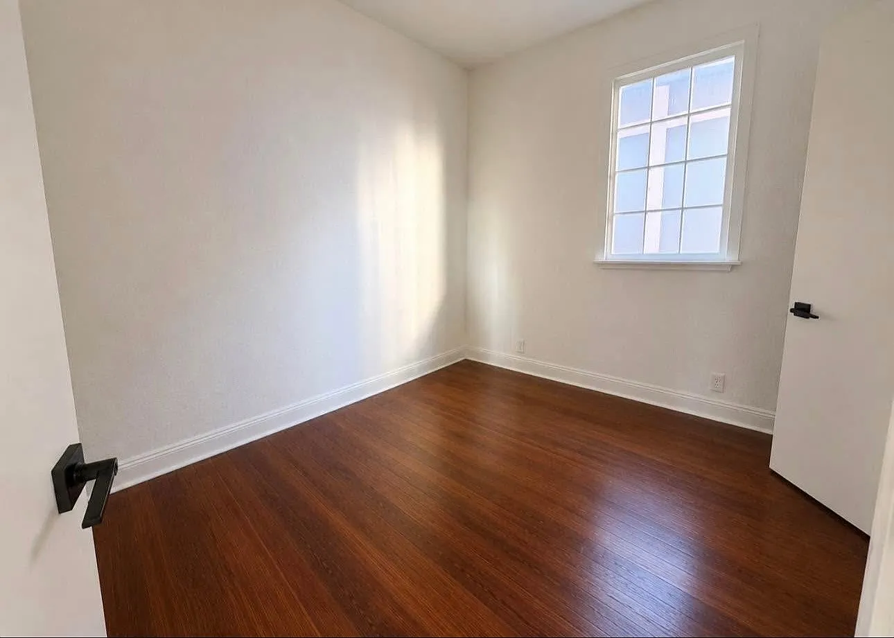4 bed, 1020 sqft, $2,400 — Photo 4