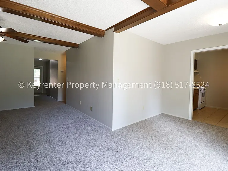 6135 - 6137 S Troost Ave Duplex — Photo 17