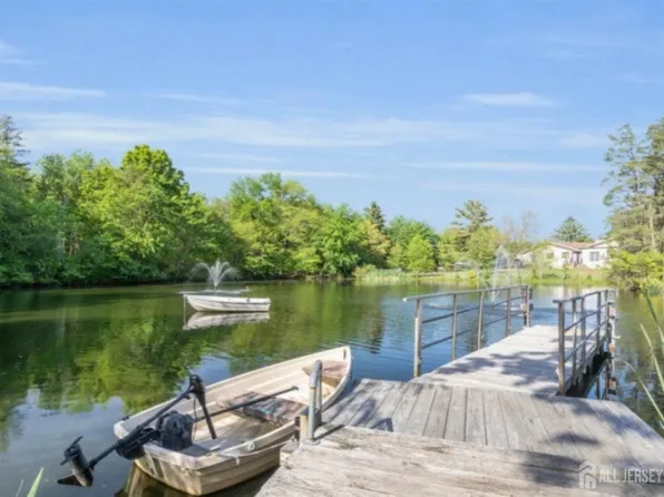 375 Kildare Dr, Toms River, NJ 08753