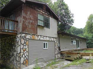 225 Acorn Rd, Chapmanville, WV 25508