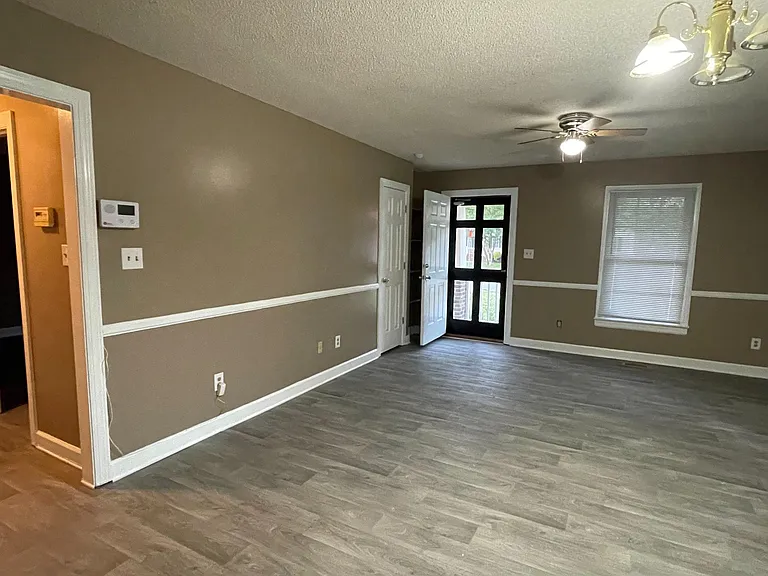 1328 Nash St SE — Photo 5