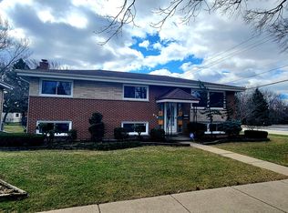 634 Gilbert Dr, Wood Dale, IL 60191