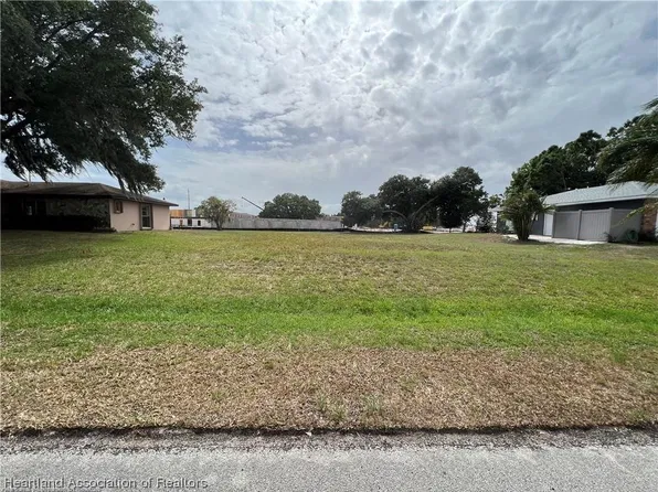 126 Friendly Cir, Sebring, FL 33876