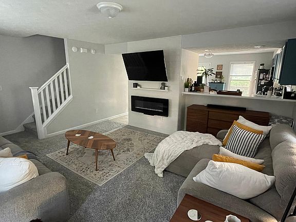4th image of 1306 S Cobble Creek Cir