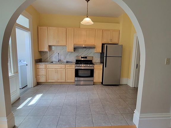 3rd image of 963-965 Filbert St