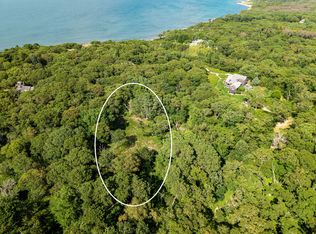 11 Beach Pebble Rd, Vineyard Haven, MA 02568