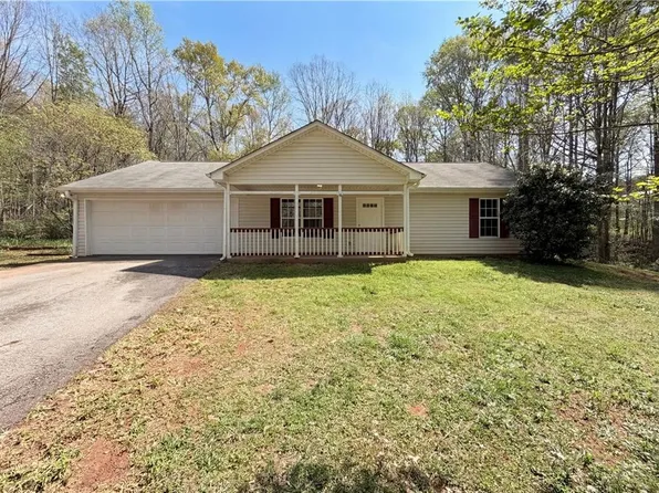 178 April Ln, Jefferson, GA 30549