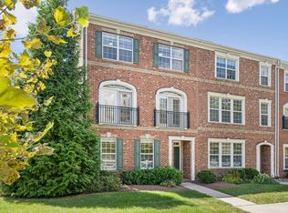 43728 Gold Hill Sq, Leesburg, VA 20176