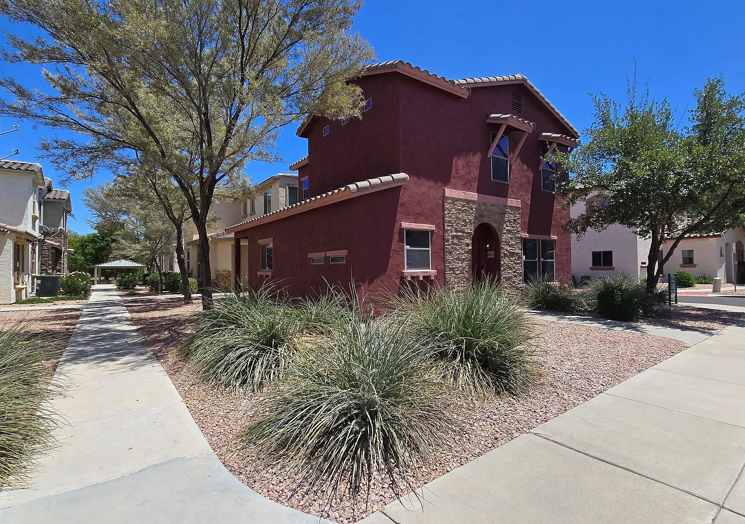 Excellent area of Surprise close to everything! — Photo 1
