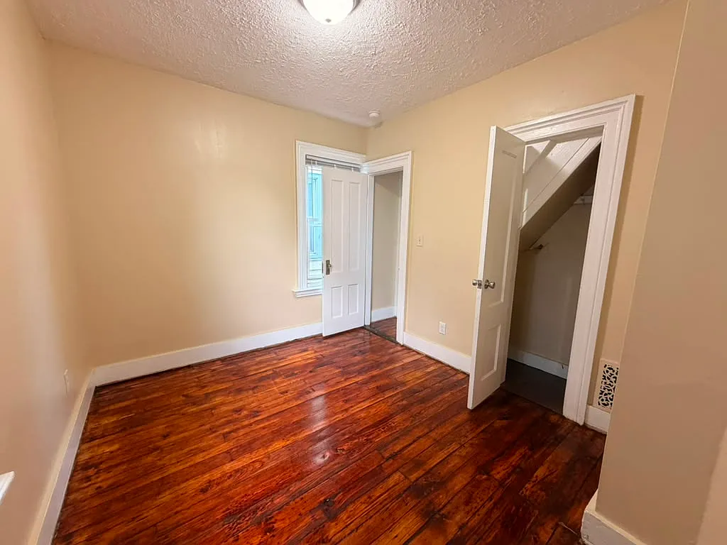 224 Lloyd St — Photo 4