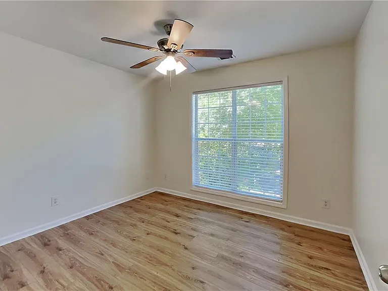 530 Alcovy Springs Dr — Photo 12