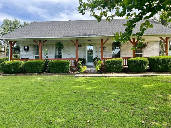 1805 E Willow Dr, Stigler, OK 74462