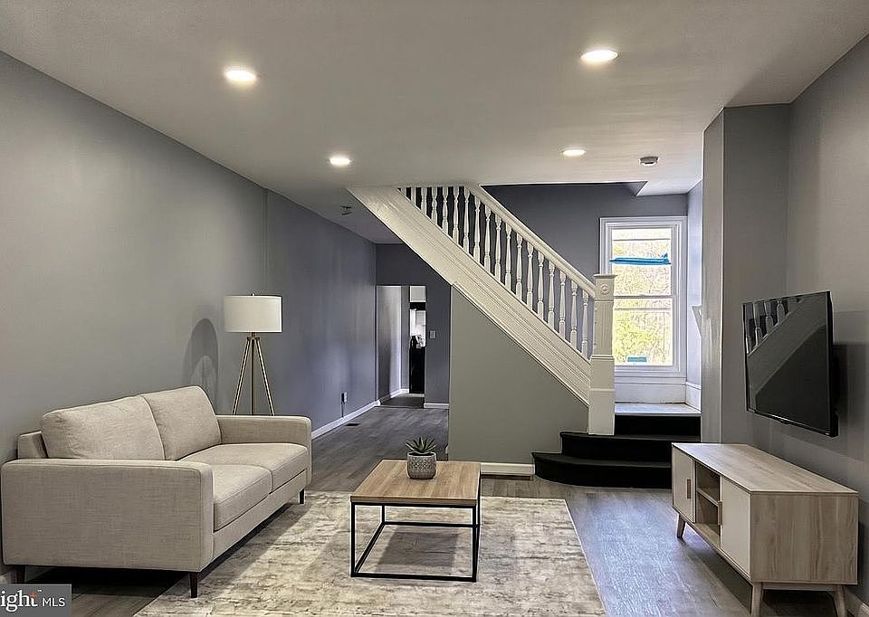 1st image of 320 Rutherford Ave