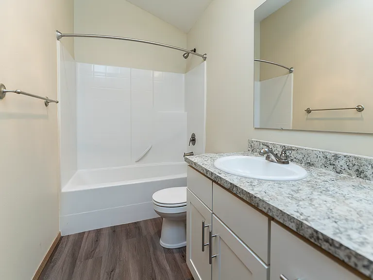 Carriage Studio - 587 SqFt Carriage Studio - 587 SqFt